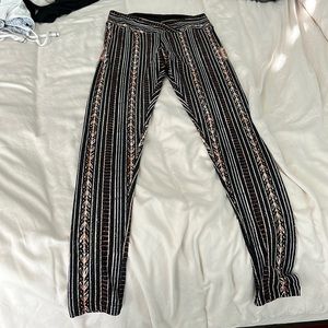 Zephyr Ruched Crossover Pocket Legging